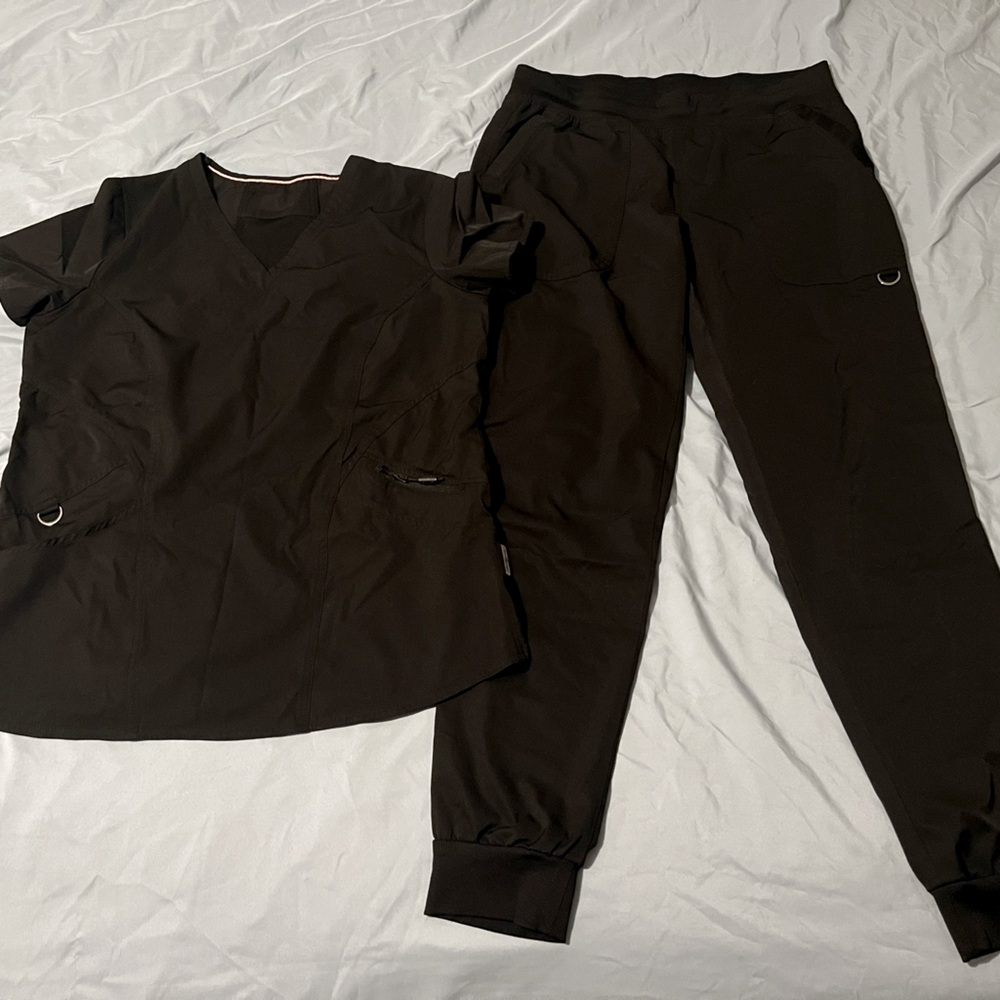 Ava theresa medium scrub set joggers